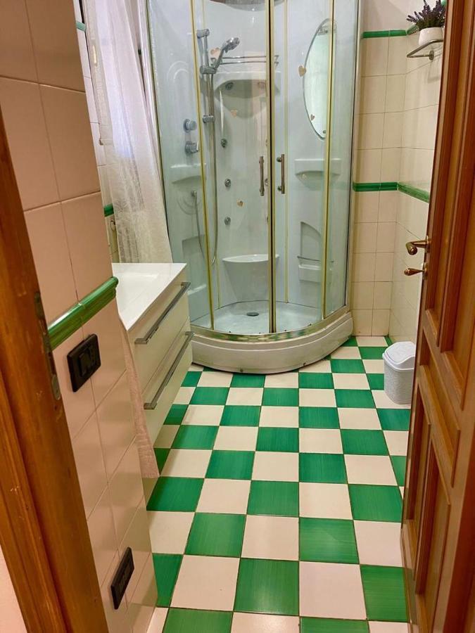 Апартаменты Holiday House Il Castello Di Anna Виетри Экстерьер фото
