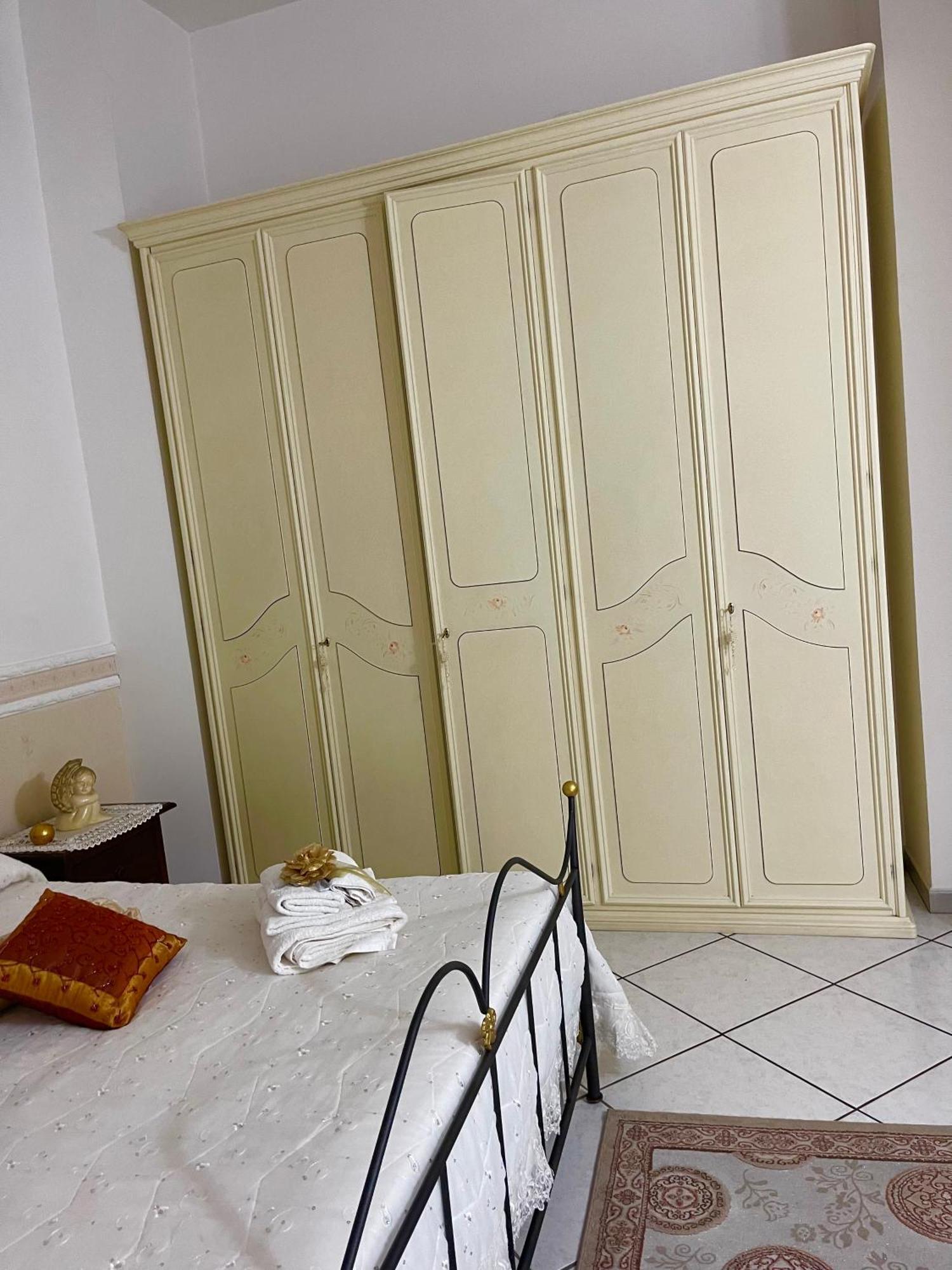 Апартаменты Holiday House Il Castello Di Anna Виетри Экстерьер фото